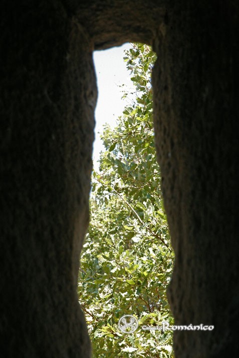 Gironella. Sant Marc. Vista desde el interior del vano