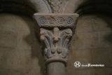 Loarre. San Pedro.Capitel vegetal y leones