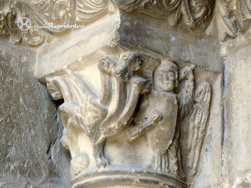 Roda de Isbena.San Vicente.dRAGON DE SIETE CABEZAS