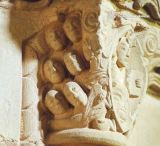 Amandi. San Juan.Capitel con cabecitas y Pantocrator