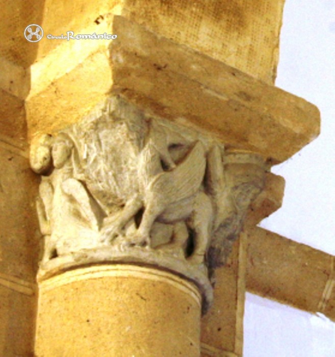 Bercedo. San Miguel.Capitel con grifo