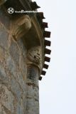 Fuente Urbel. Santa Maria. Canecillo descabezado y capitel figurado