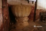 Piedra, La. Santa Maria. Vaso con arcos ciegos y pie zoomorfo