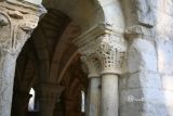 Ribas de Campos. Santa Cruz. Capiteles vegetales