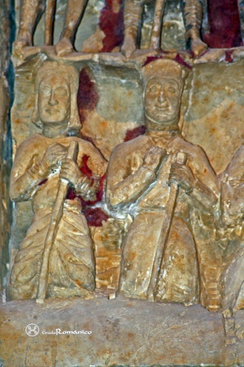 Turegano. Santiago. Personajes con bastn