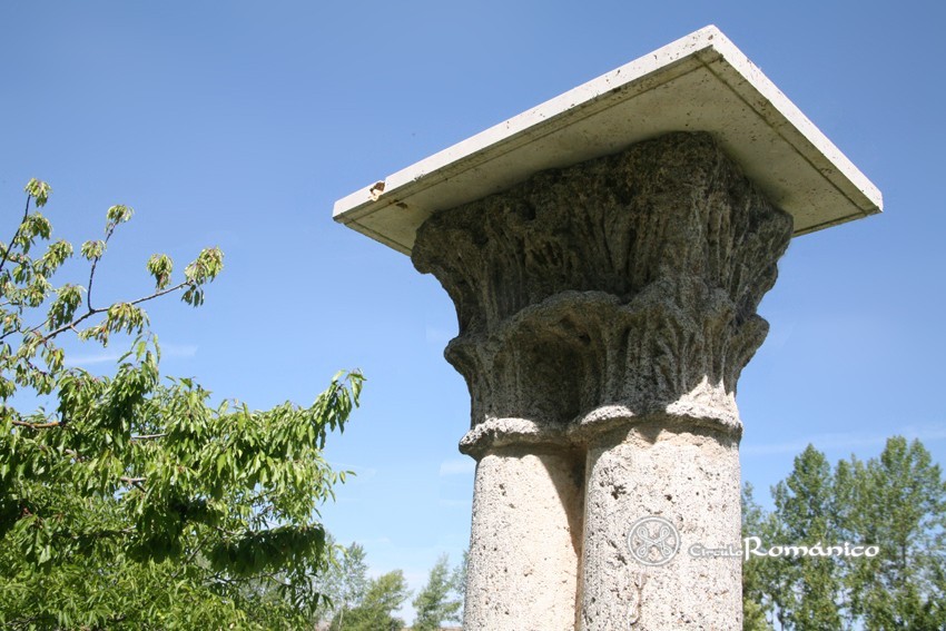 Huerta de Santillan. Capiteles vegetales 