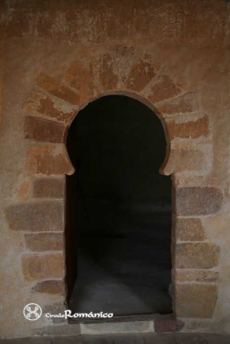 Gormaz. San Miguel. Arco de herradura