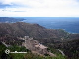 Sant Pere de Rodes. Vista del monasterio y el Mediterraneo