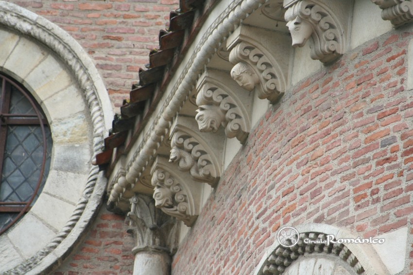 Toulouse. Saint Sernin. Canecillos figurados