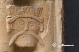 Iffleys. Santa Maria la Virgen.Puerta sur I/II Cabeza de rey en el intrados