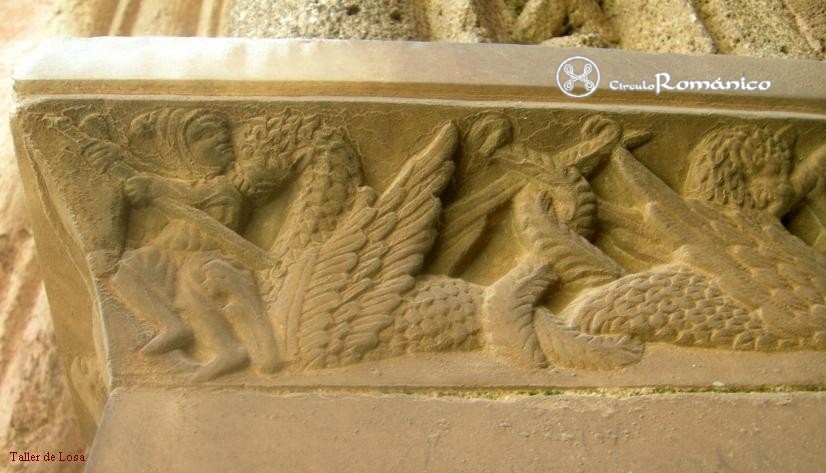 Tarragona. Catedral de Santa Maria. Lucha entre caballeros y dragones