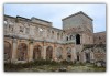 Estado actual del claustro del siglo XVII de San Pedro de Arlanza.JPG