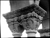 Capitel claustro Palamos Arpias 1930-1936 foto.JPG