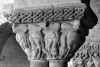 Capitel aves con cabeza fieras Silos.JPG