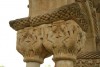 Capitel Palamos lucha jinetes armados con hachas.JPG