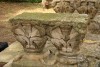 Capitel pajaros porfiriones superpuesto Palamos.jpg