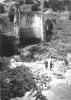 Fotos año 1928-1930 San Pedro de Arlanza Burgos posiblemente el claustro de Palamos este entre esas piedras.jpg