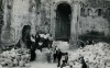 Fotos año 1928-1930 San Pedro de Arlanza posiblemente el claustro de Palamos este entre esas piedras.jpg