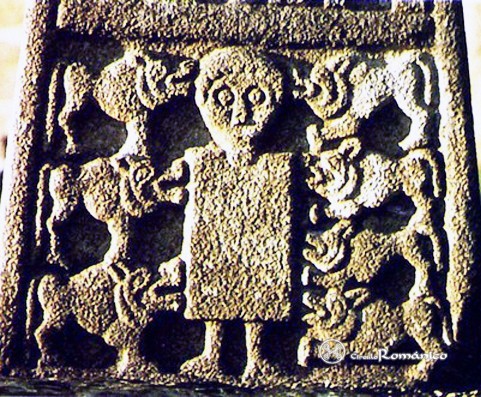 Corss Moone, Irleand, Visigothic, Daniel, Habacuc, Burgundy Belt Clasp, Pedro Nave.