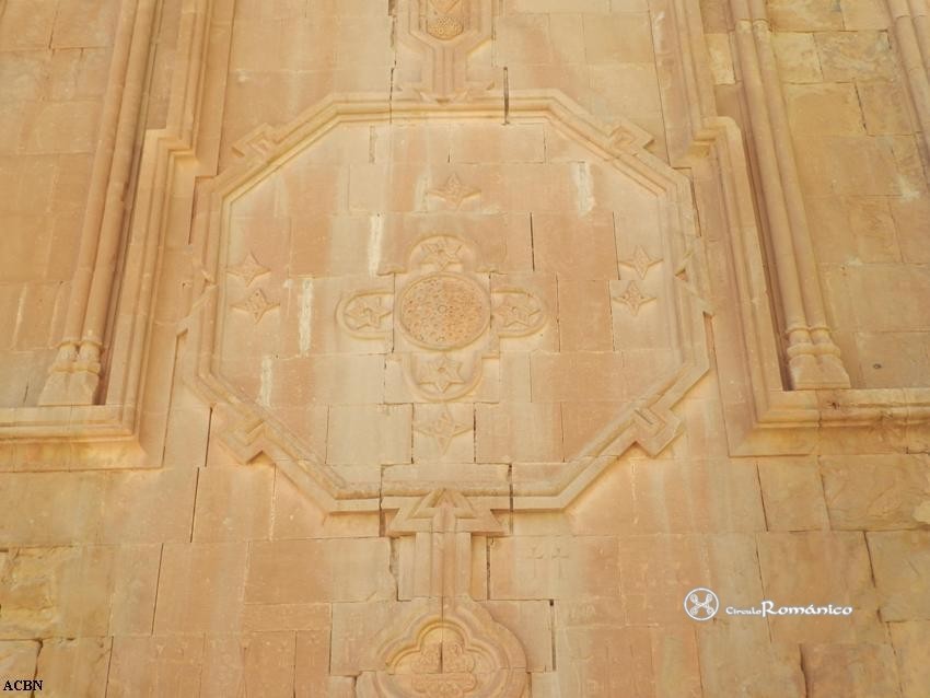 Vayots´Dzor. Noravank. Madre de Dios. Decoración a base de relieves geométricos