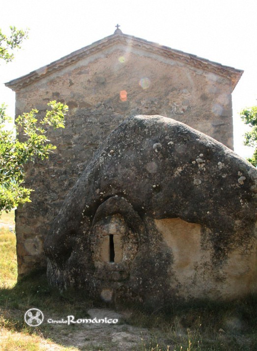 Gironella.Sant Marc. Zona rupestre y zona edificada