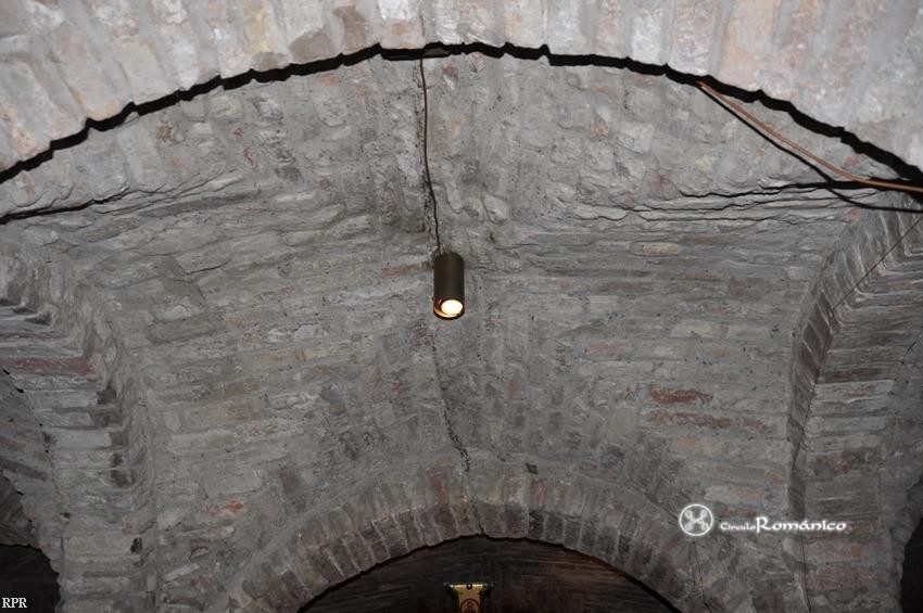 Bolonia. Cripta de San Vital y Agricola. Cubierta de arista sobre el altar principal