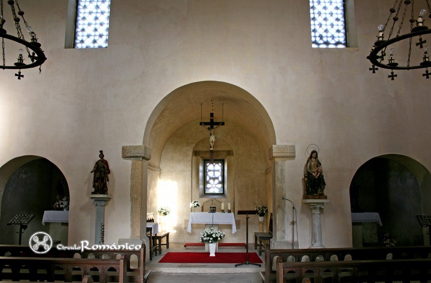 Bendones. Santa Maria. Interior del templo