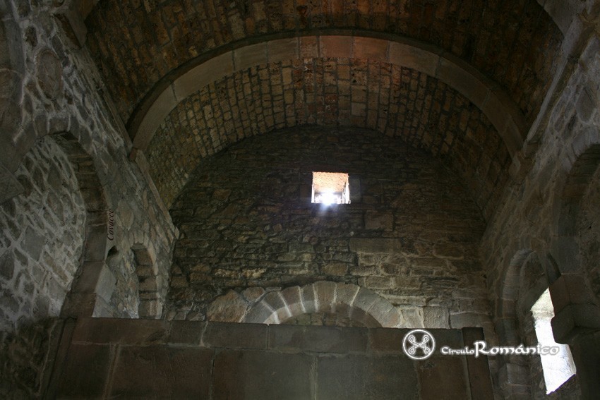 Pola de Lena. Santa Cristina. Tribuna