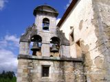 Santianes de Pravia. San Juan Apostol y Evangelista. Espadaña renacentista