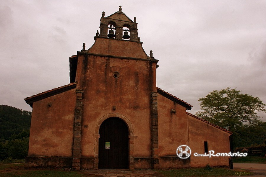 Priesca. San Salvador. Fachada oeste