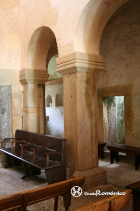 Valdedios. San Salvador de Valdedios. Nave lateral derecha