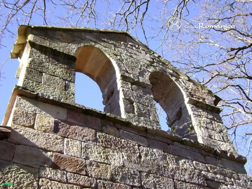 Cantabria. San Roman de Moroso. Espadaña