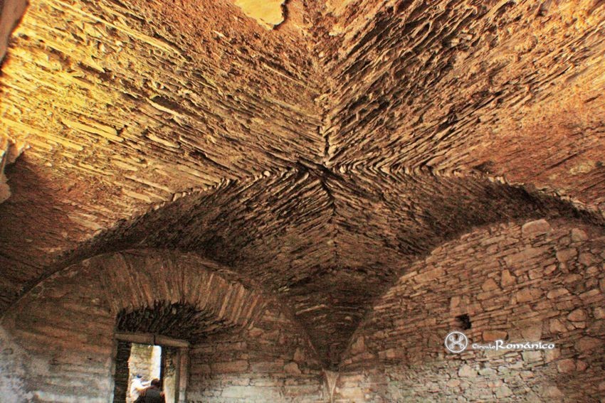 Leon. San Pedro de Montes. Bóveda de arista