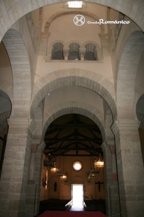Germigny des pres. Oratorio. Pies del templo desde el crucero