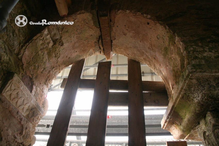 Nazare. San Giao. Refuerzo en la rosca del arco
