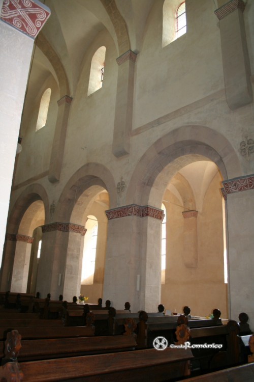 Sangerhausen. St. Ulrich. Vista de la arquería del muro sur de la nave central