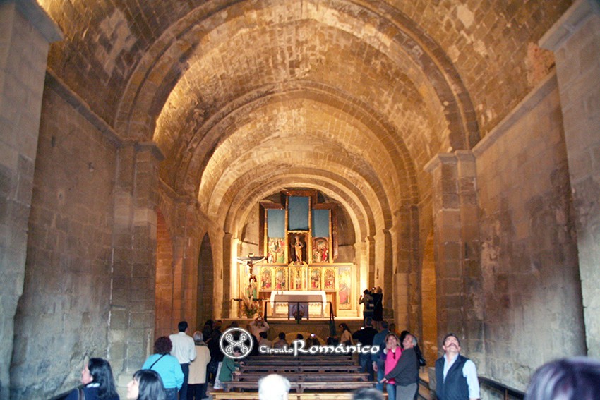 Vista general del interior de San Santiago y San Miguel.