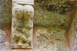 Aramil. San Esteban.Canecillo con una pareja