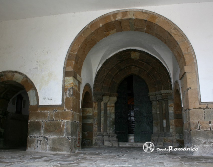 Tineo.San Pedro.Portada oeste
