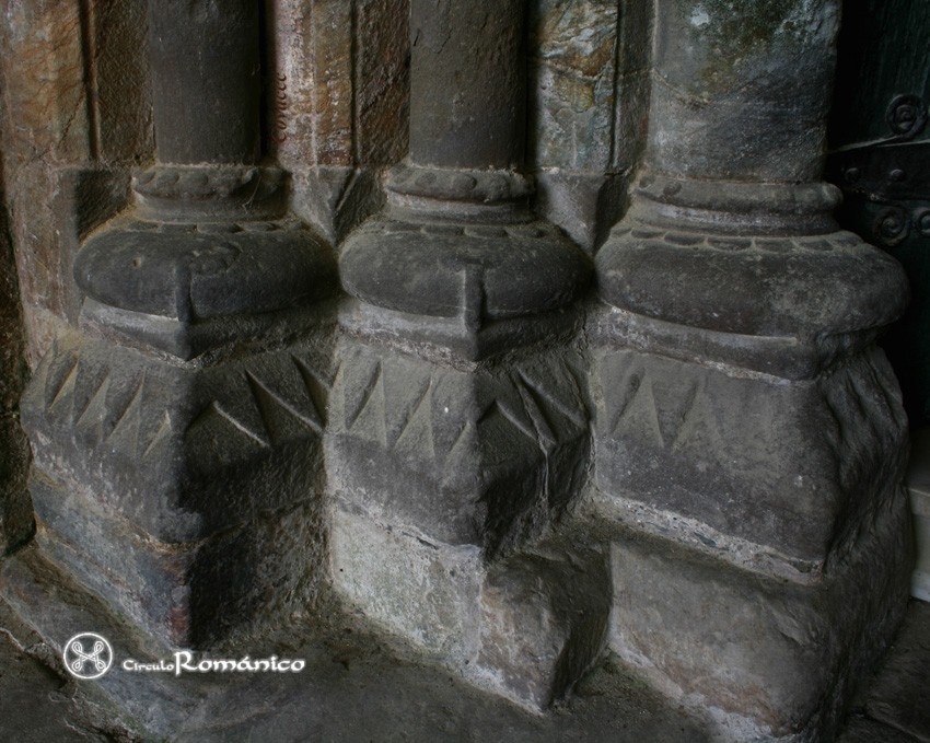Tineo.San Pedro.Basas de columnas