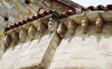 Villamayor.Santa Maria.Canecillos del presbiterio y parte del abside