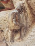 Villamayor.Santa Maria.Detalle de canecillo figurado