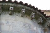 Villanueva.San Pedro.Capiteles y metopas decoradas