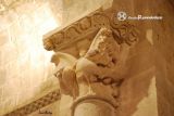 Argomilla de Cayon.San Andres.Capitel del lado derecho del arco triunfal