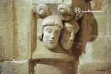Bareyo.Santa Maria.Capitel con cabezas