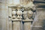 Bareyo.Santa Maria.Capiteles con elementos geometricos y cabezas