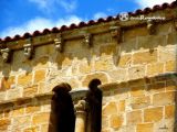 Castañeda.Santa Cruz.Vano y canecillos de la torre