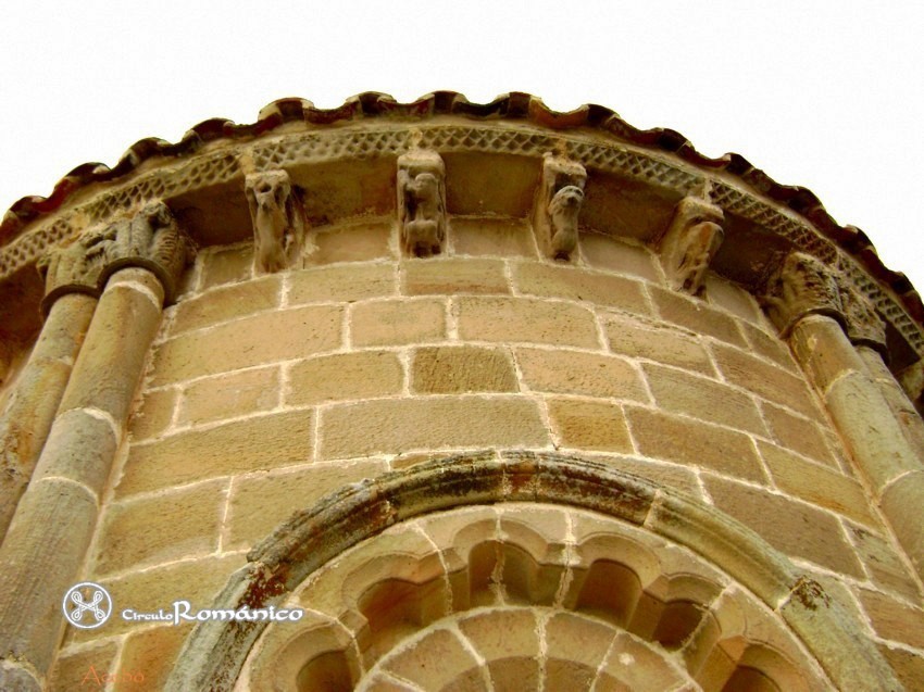 Henestrosas, Las.Santa Maria.Canecillos del abside