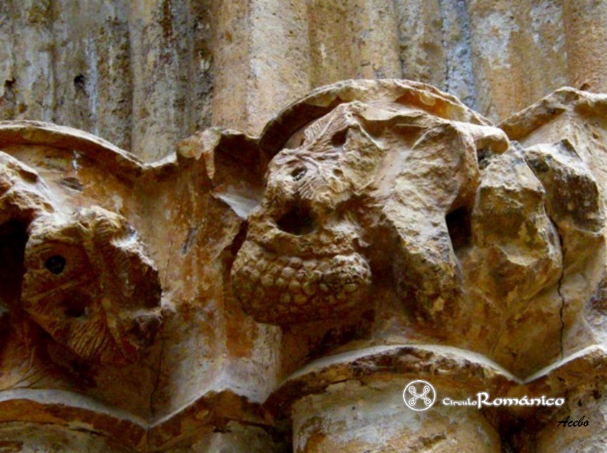 Liebana.Santo Toribio.Detalle de capitel