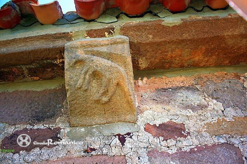 Loma, La. Santa Olalla (Eulalia). Canecillo con zorro